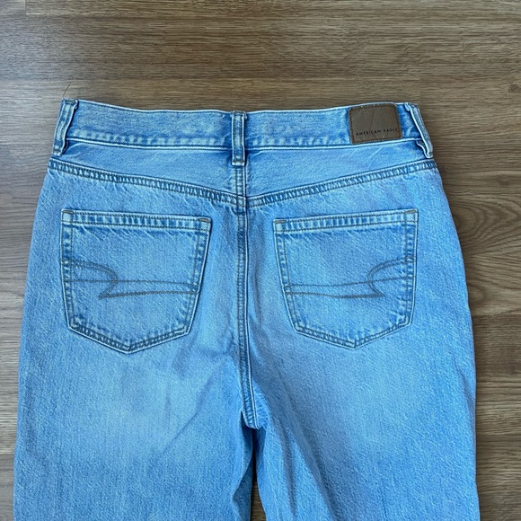 4 Regular American Eagle Mom Jean - Picture 10 of 11